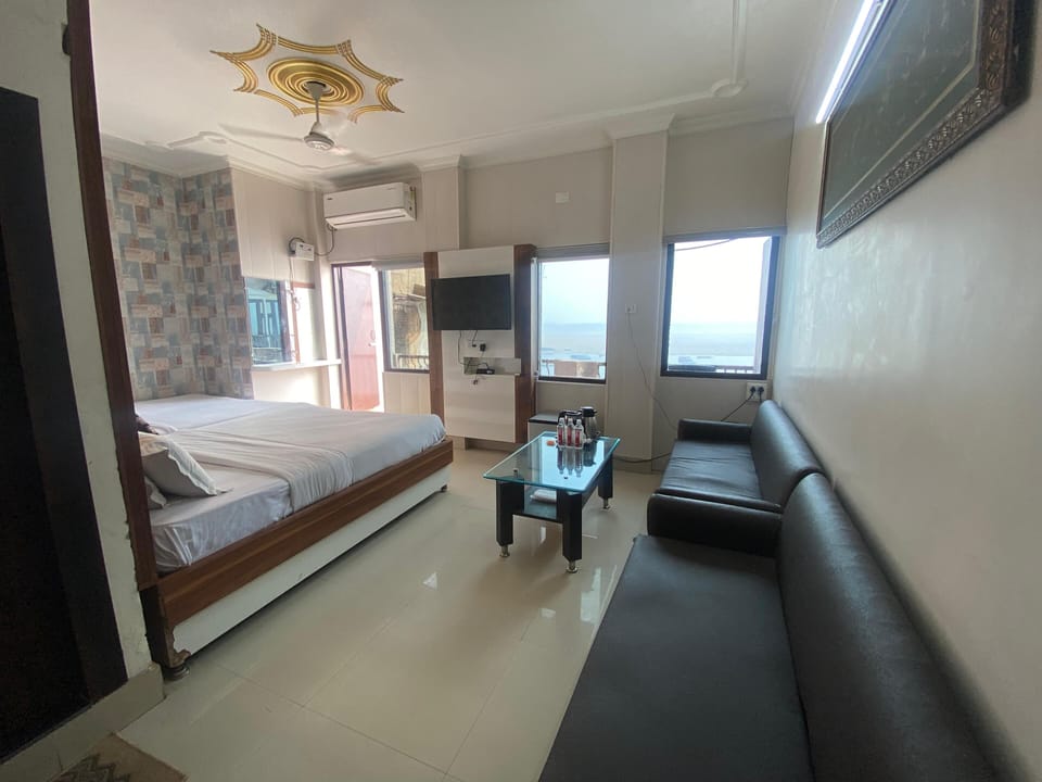 Superior Family Room River View With Balcony | In-room safe, desk, soundproofing, free WiFi