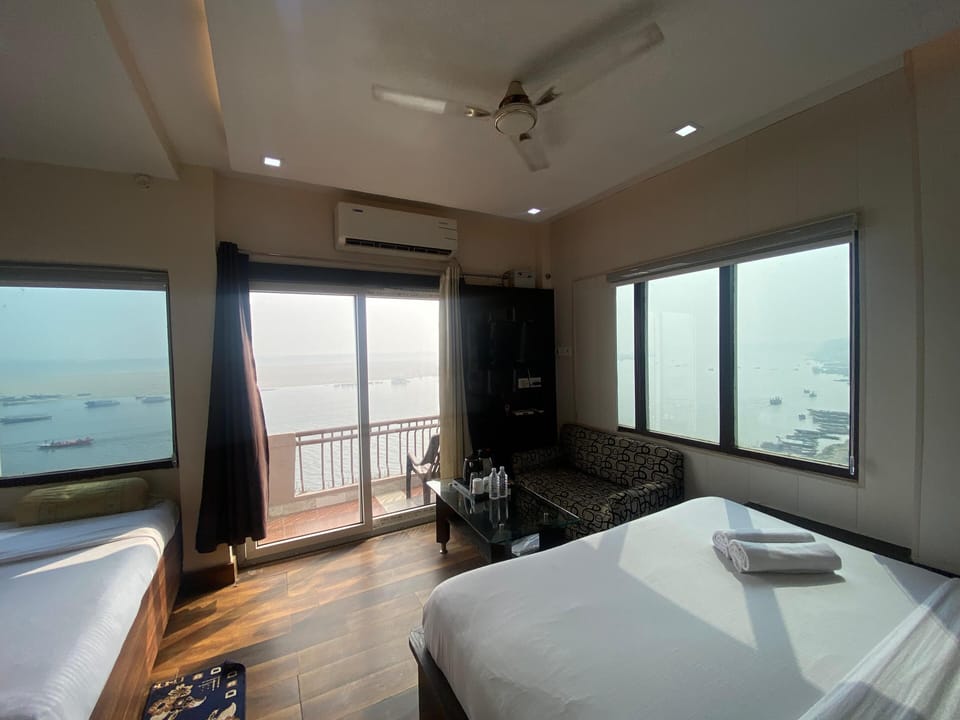 Superior Family Room River View With Balcony | In-room safe, desk, soundproofing, free WiFi
