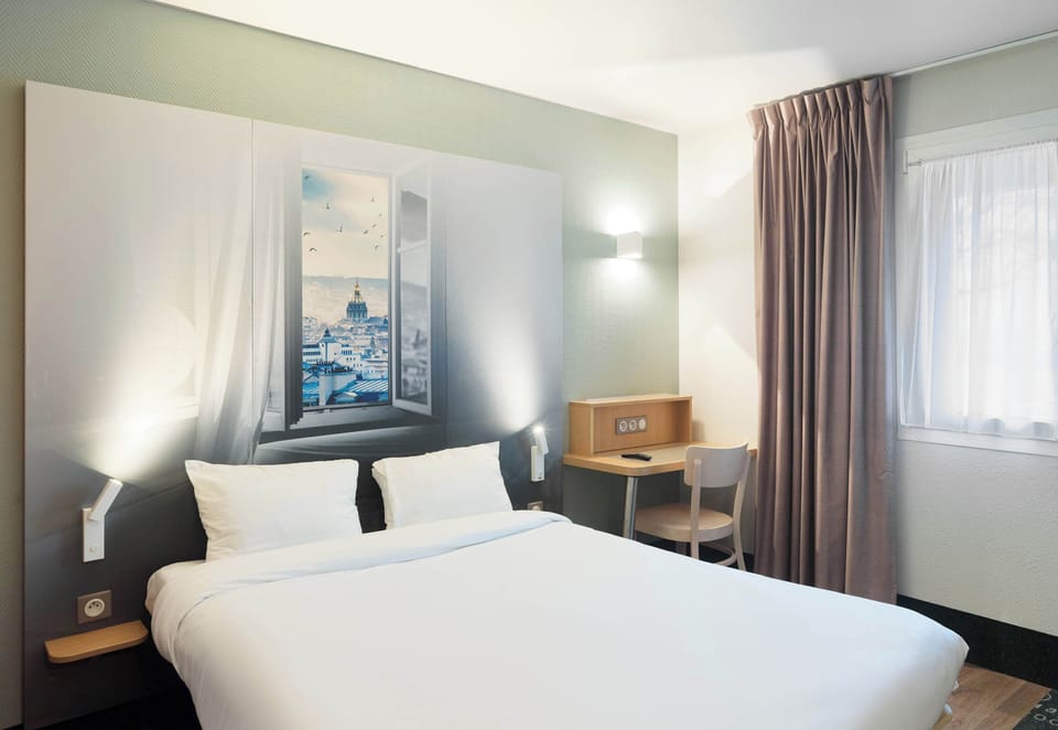 Double Room, Mobility Accessible, Non Smoking | Desk, soundproofing, free WiFi, bed sheets