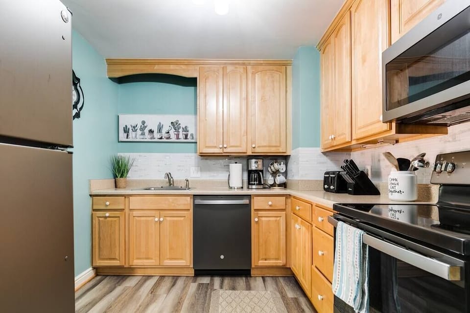 fully stocked kitchen 