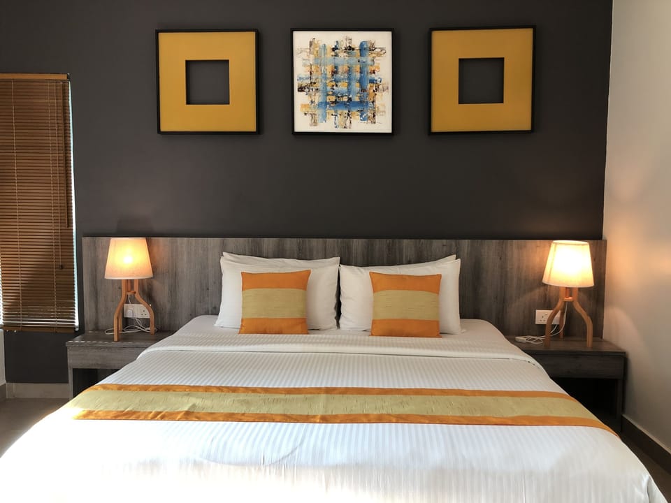 Deluxe Room | Minibar, in-room safe, desk, WiFi (free)