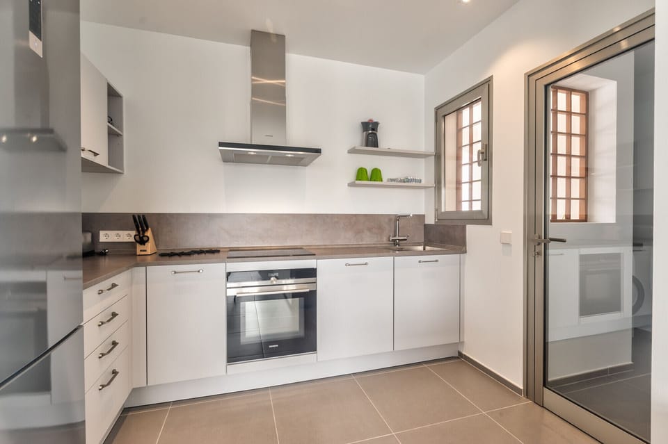 Fully equipped kitchen