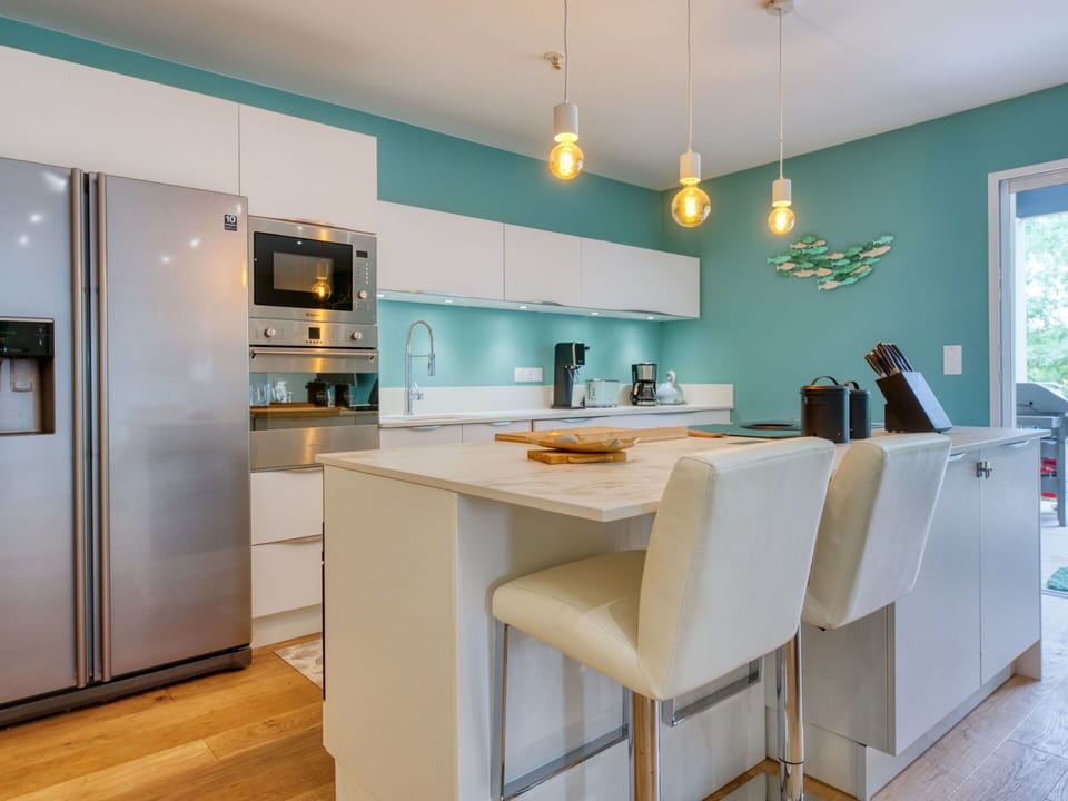Countertop, Cabinetry, Property, Furniture, Table, Home Appliance, Wood, Kitchen, Building, Kitchen Appliance