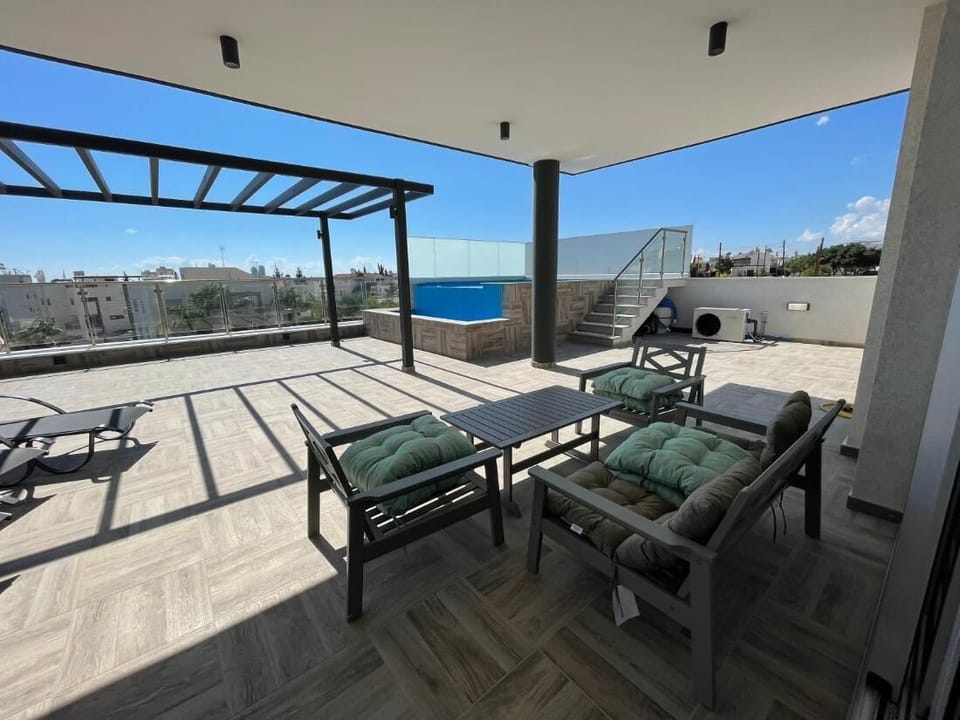 Apartment, 3 Bedrooms, Private Pool | Property grounds