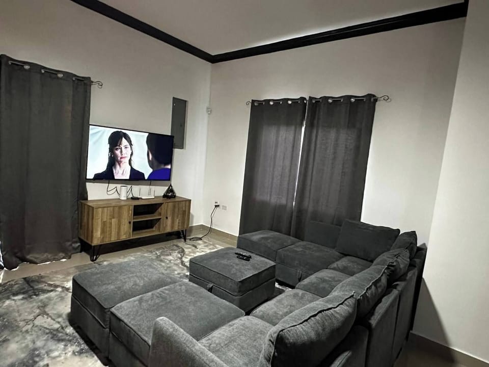 Apartment, 2 Bedrooms, Balcony, Garden View | Living room