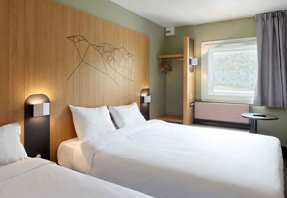 Triple Room | Premium bedding, laptop workspace, blackout drapes, soundproofing