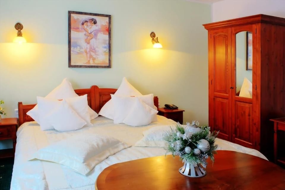 Deluxe Suite | WiFi (free), bed sheets