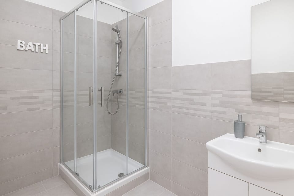 Comfort Room, Balcony | Bathroom | Shower, rainfall showerhead, hair dryer, soap
