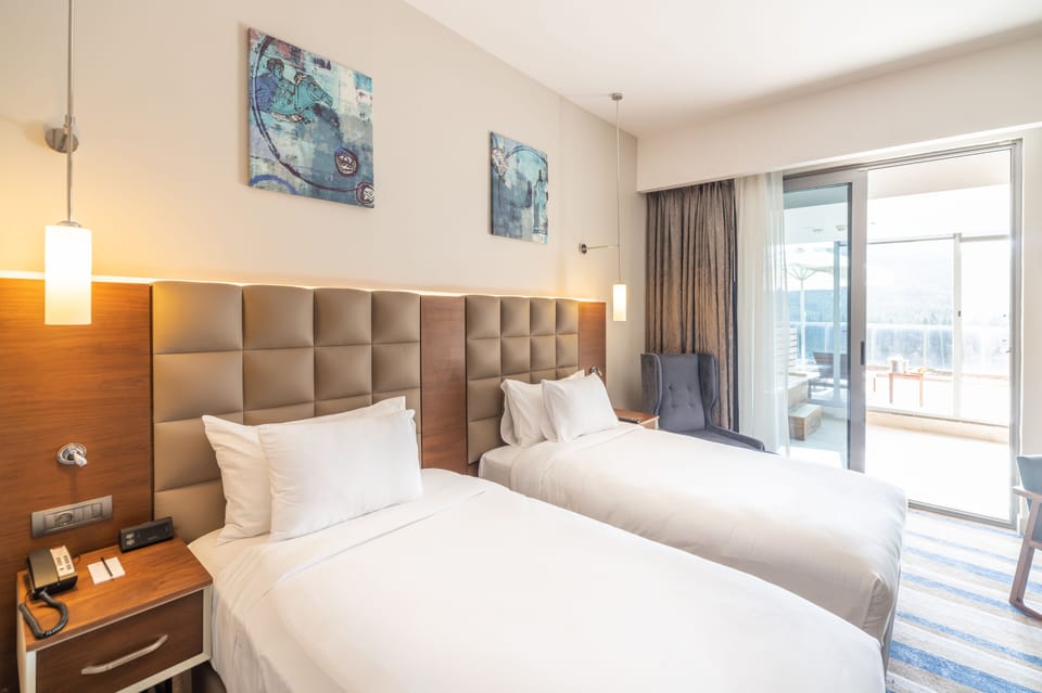 Deluxe Room | Egyptian cotton sheets, premium bedding, down comforters