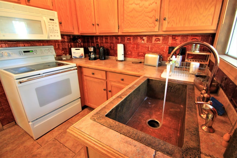 Fully equipped kitchen. 