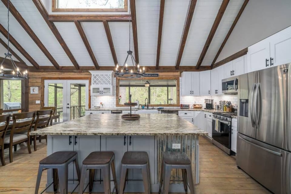 Welcome to our huge, entertainment focused kitchen with island seating for 4...