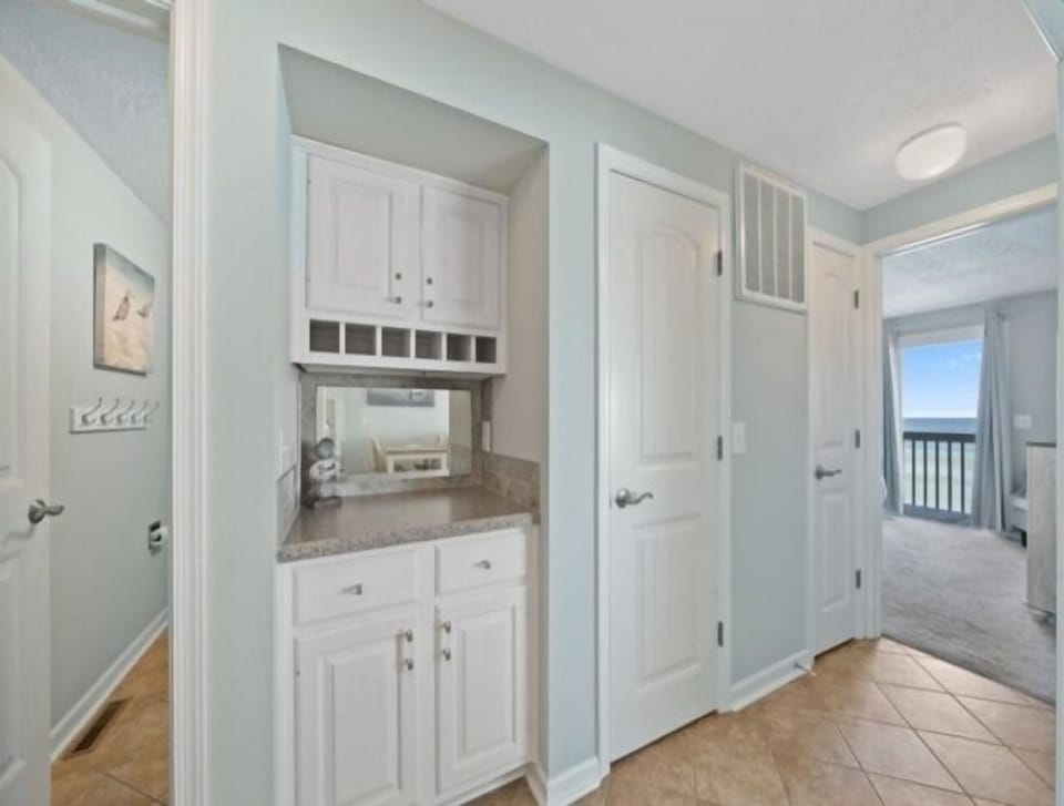 Indoors, Room, Flooring, Floor, Building