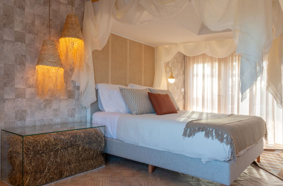 Romantic Twin Room | Premium bedding, down comforters, Tempur-Pedic beds, minibar