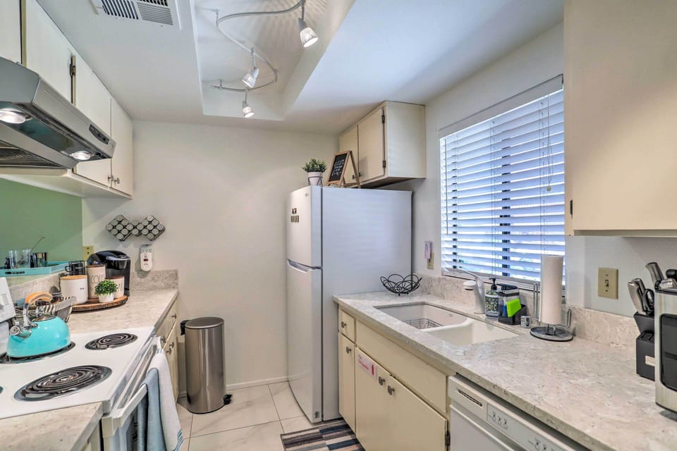 Kitchen | Keurig Coffee Maker | Tea Kettle | Toaster
