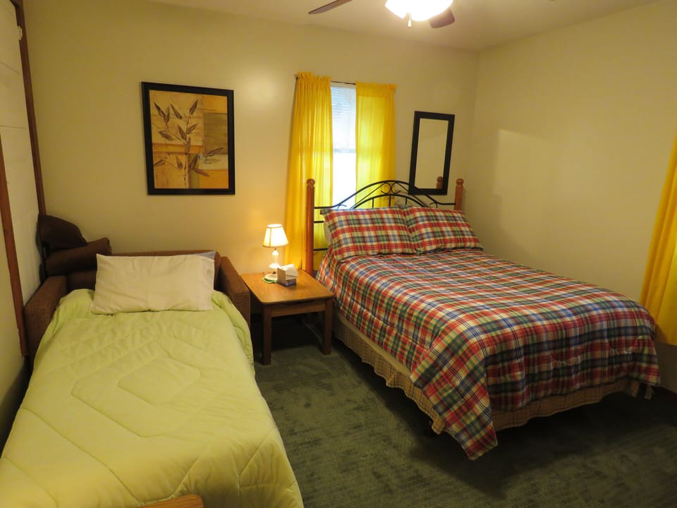 Bedroom 3 with fold-out loveseat single bed