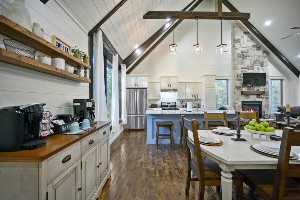 e4c607b4-48c4-4f8a-9752-93934f8910aa