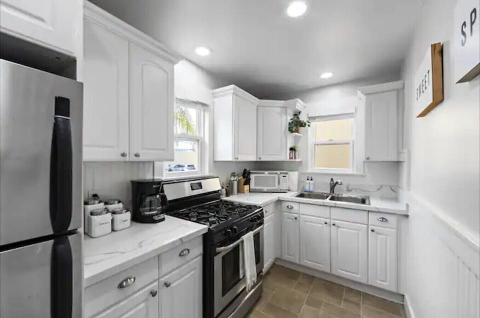 All of the necessities to cook during your stay!