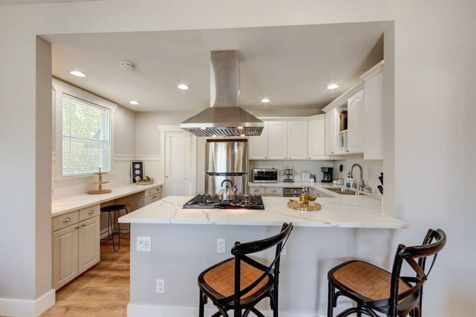 Fully-equipped kitchen and dining space with a modern feel.