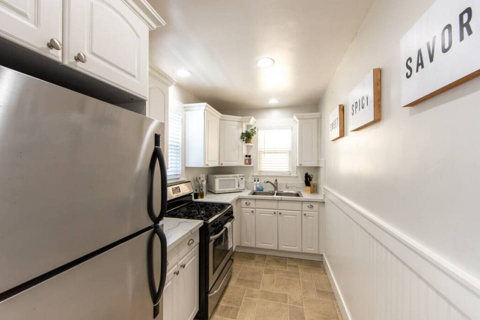 Unit 2: All of the necessities to cook during your stay!