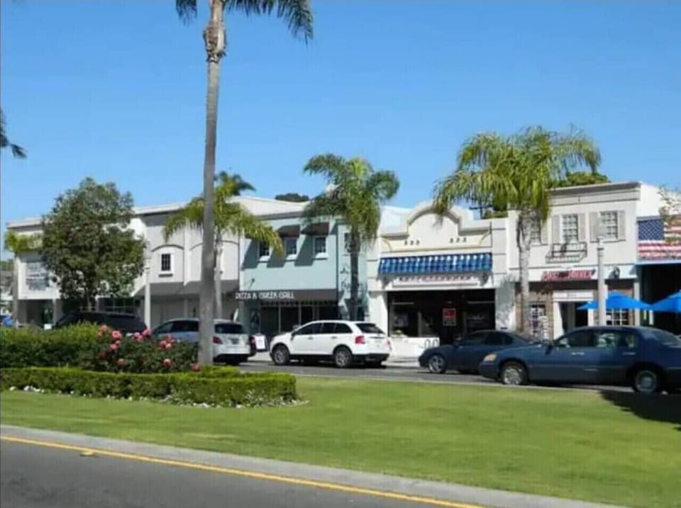 Enjoy all of the shops and restaurants that Coronado has to offer!
