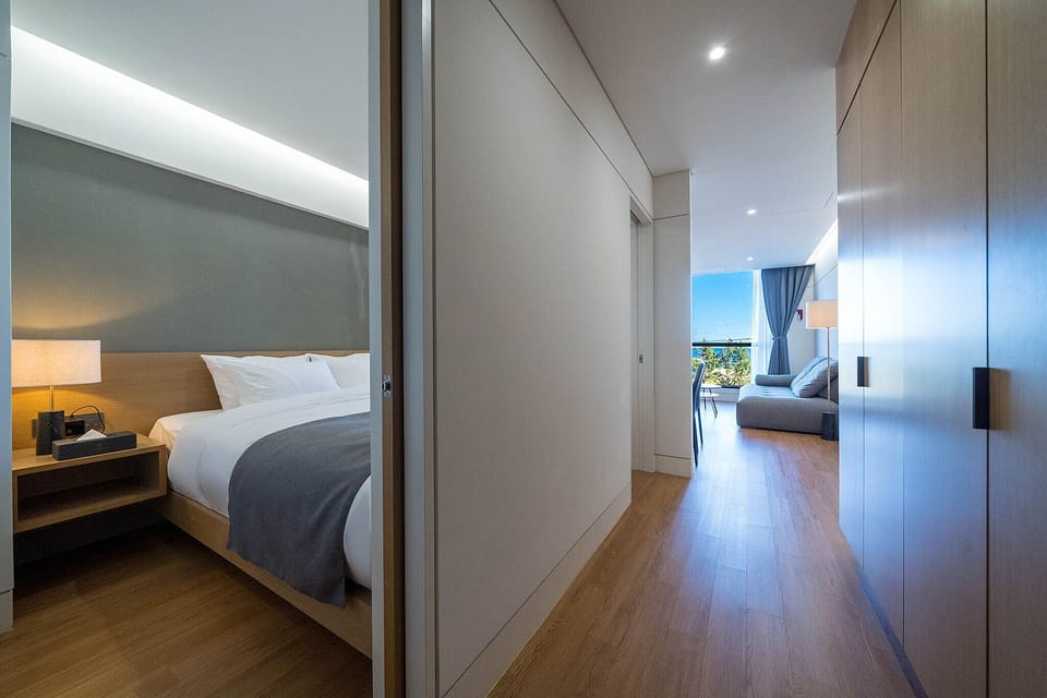 Premium bedding, down comforters, pillowtop beds, minibar