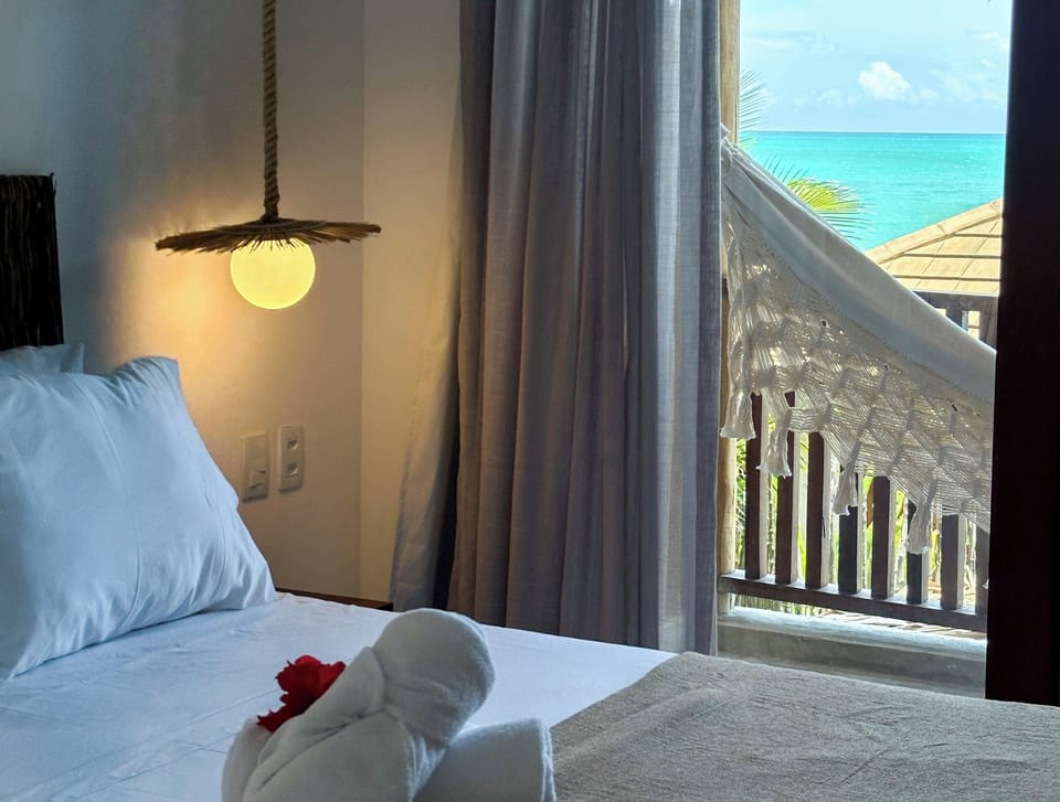 Deluxe Room | Minibar, in-room safe, desk, laptop workspace