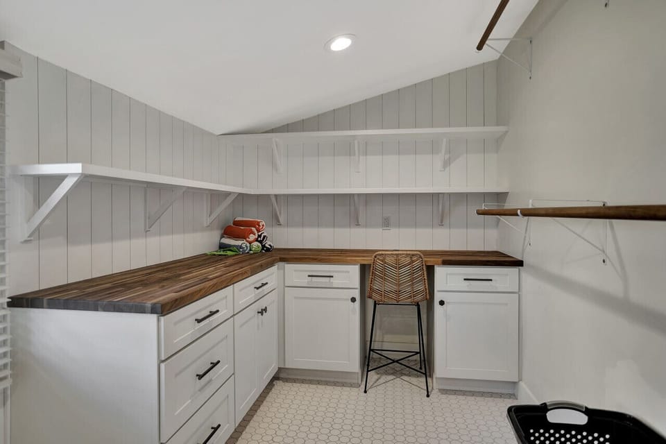Laundry room closet