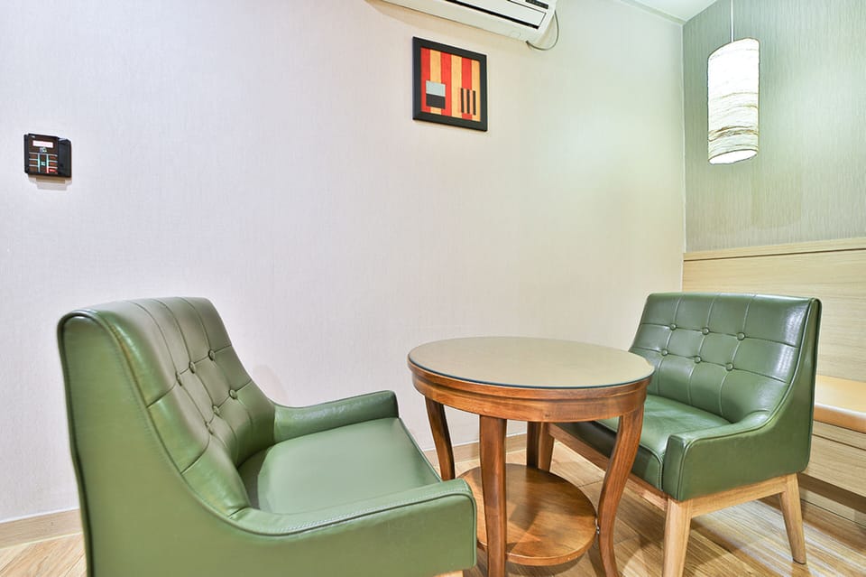 Deluxe Double Room | Premium bedding, individually decorated, individually furnished, desk
