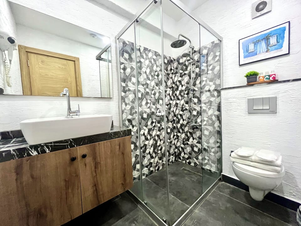 Shower, hydromassage showerhead, hair dryer, slippers