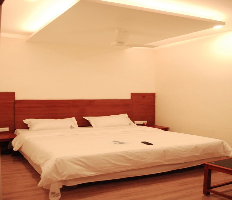 Deluxe Room | Egyptian cotton sheets, premium bedding, rollaway beds (surcharge)