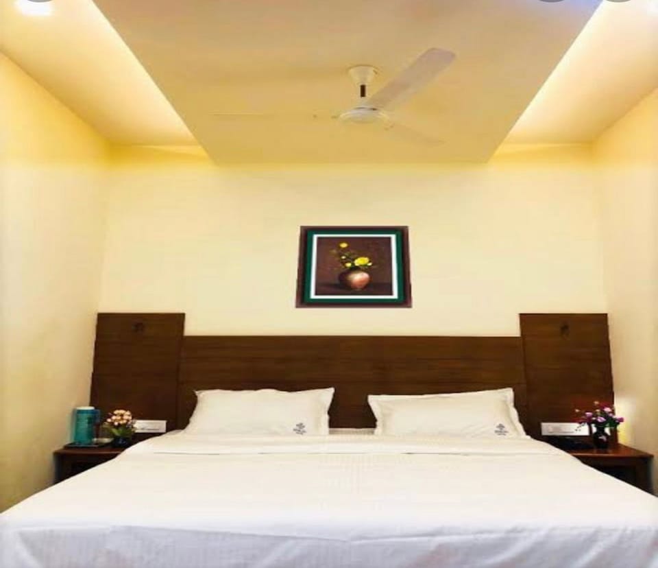 Standard Room | Egyptian cotton sheets, premium bedding, rollaway beds (surcharge)