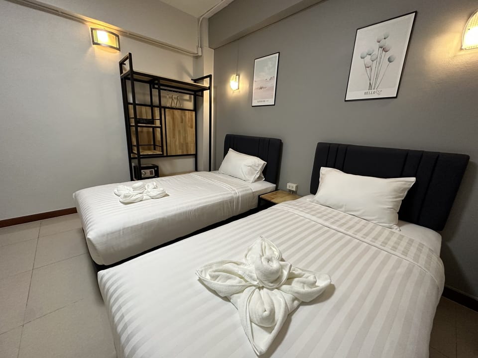 Superior Double Room | Desk, free WiFi, bed sheets