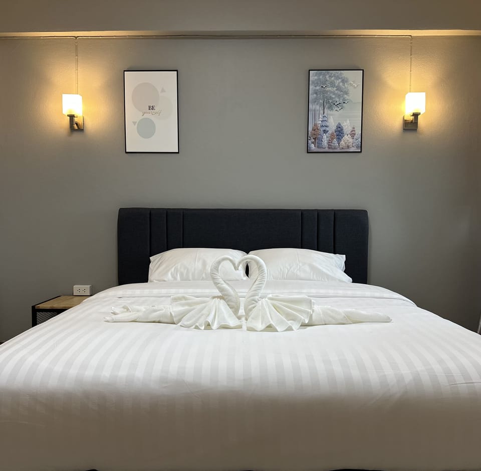 Superior Double Room | Desk, free WiFi, bed sheets