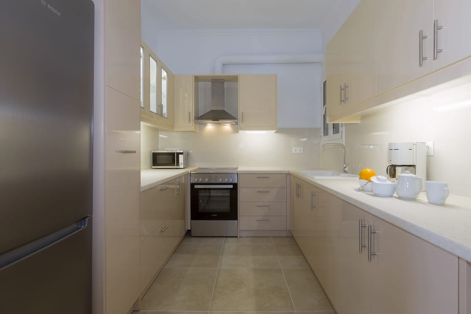 Luxury Apartment, 2 Bedrooms, Non Smoking, City View | Private kitchen | Coffee/tea maker, oven, stovetop, electric kettle