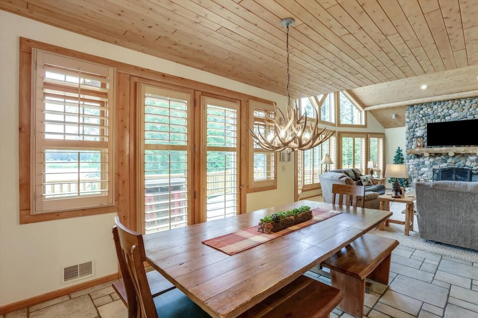 Main Dining