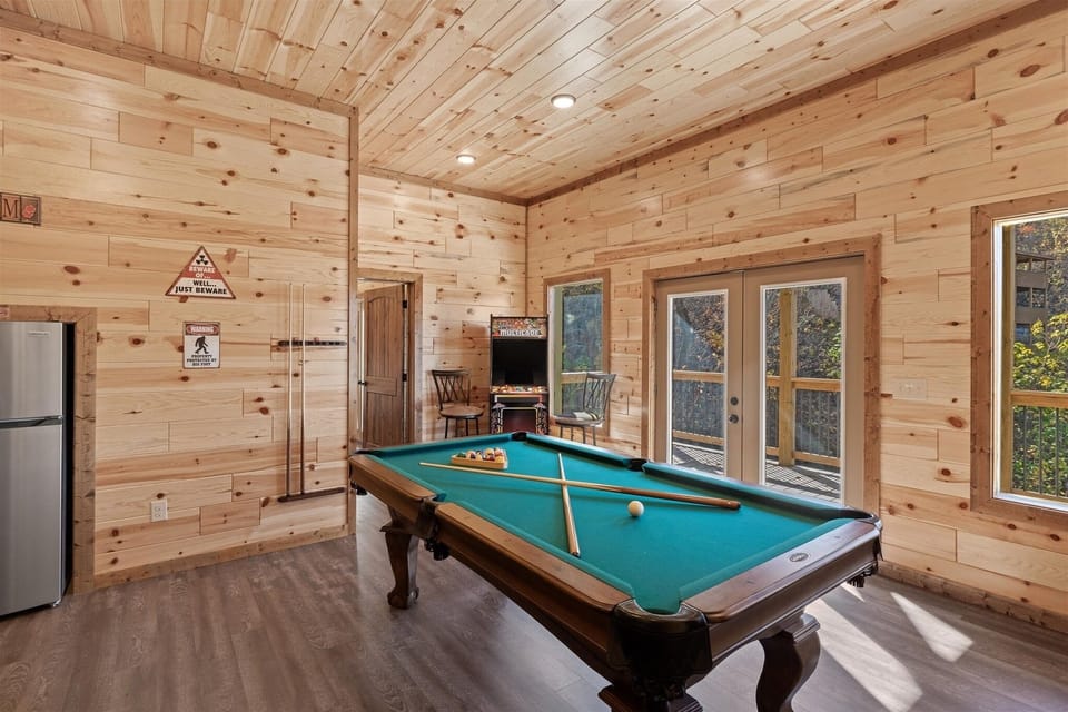 Cabin, 5 Bedrooms | Billiards