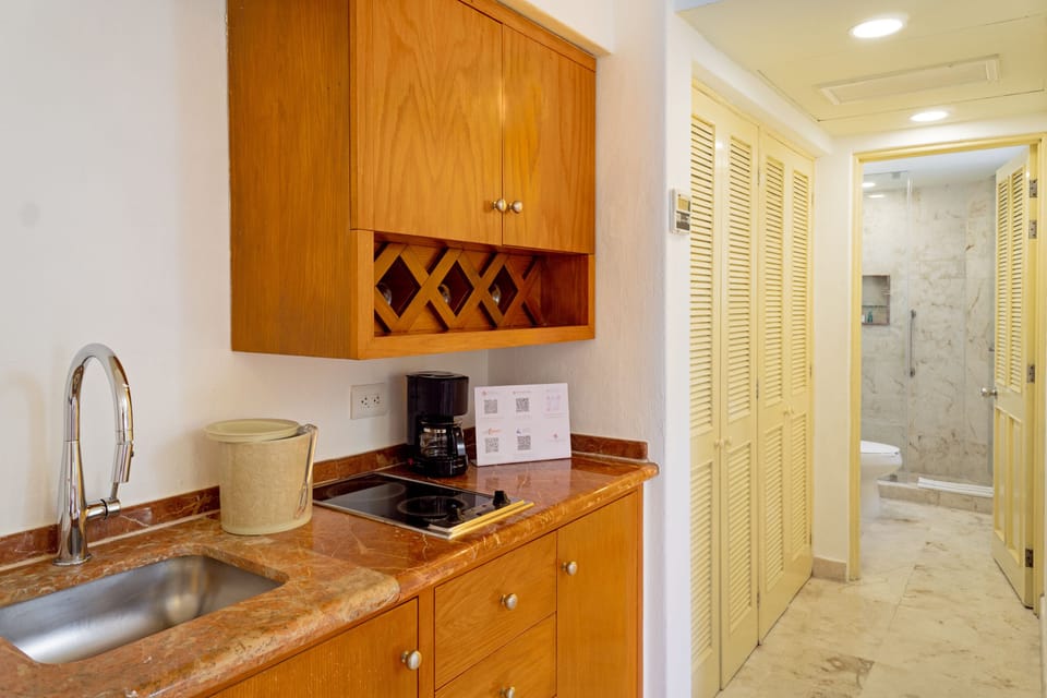 Standard Room | Private kitchen | Coffee/tea maker