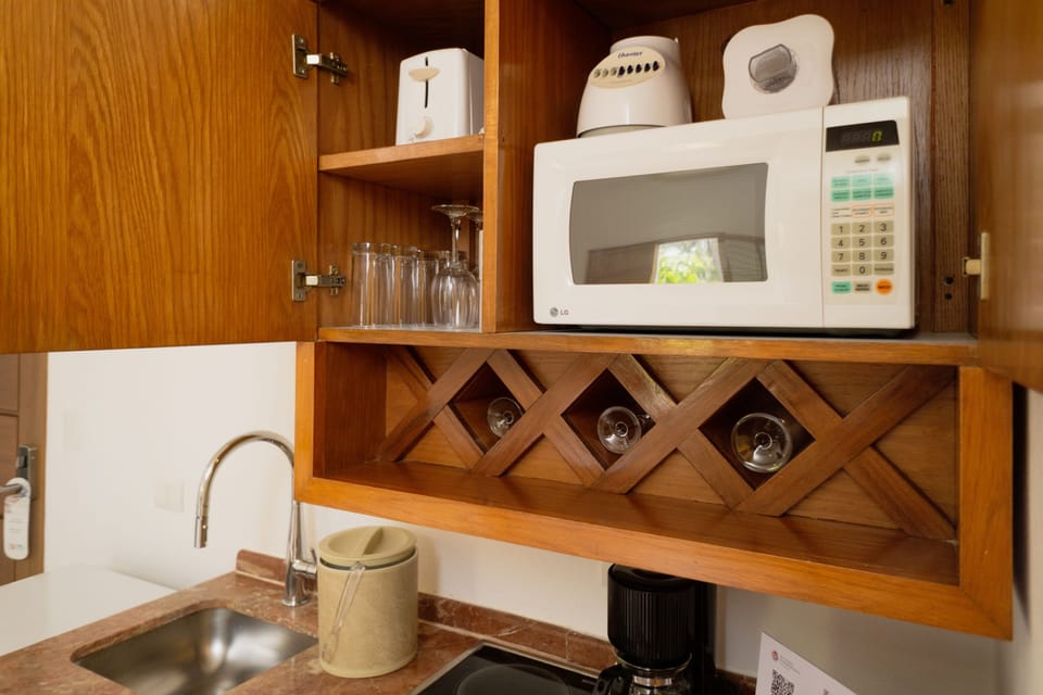 Standard Room | Private kitchen | Coffee/tea maker