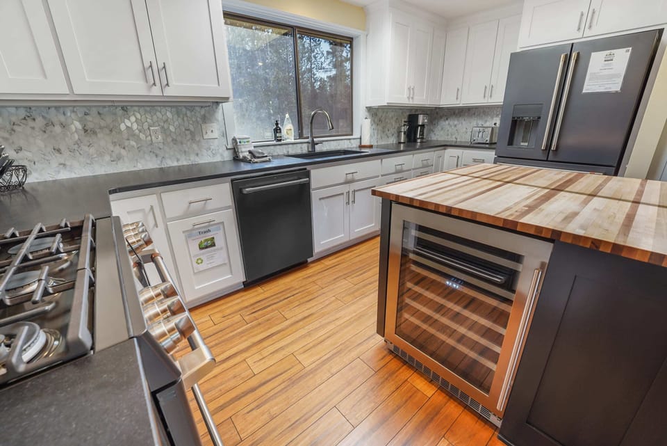 Fully Stocked Kitchen – Cook Like a Local