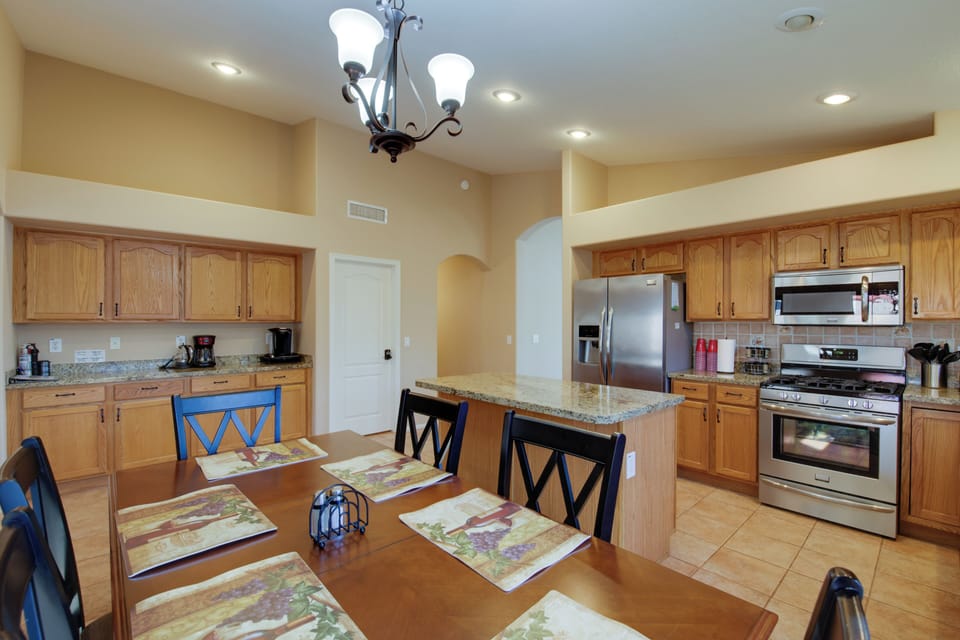 Dining Room | Dishware/Flatware Provided