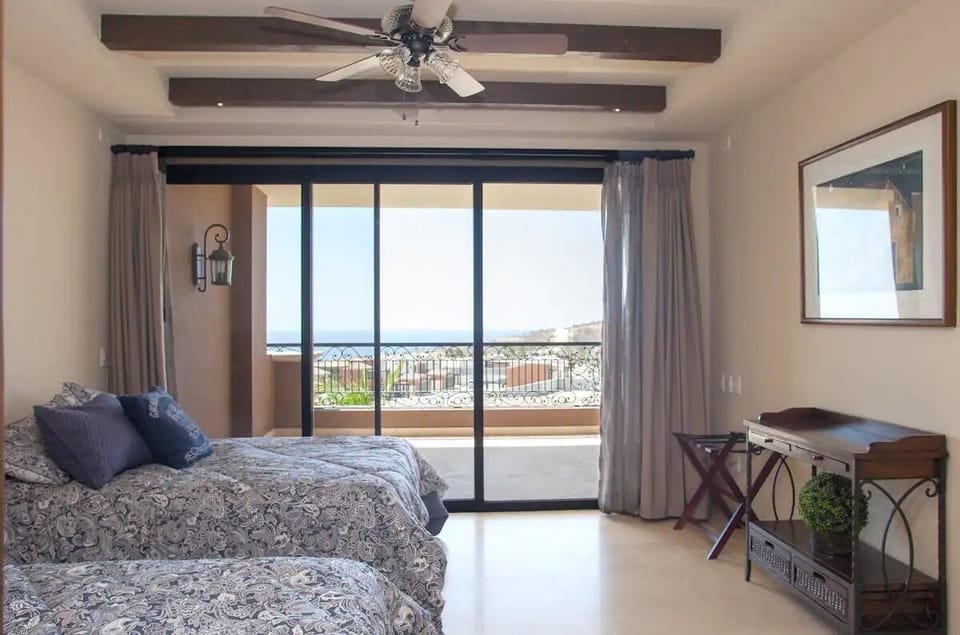 Comfort Condo | 1 bedroom, iron/ironing board, free WiFi, bed sheets