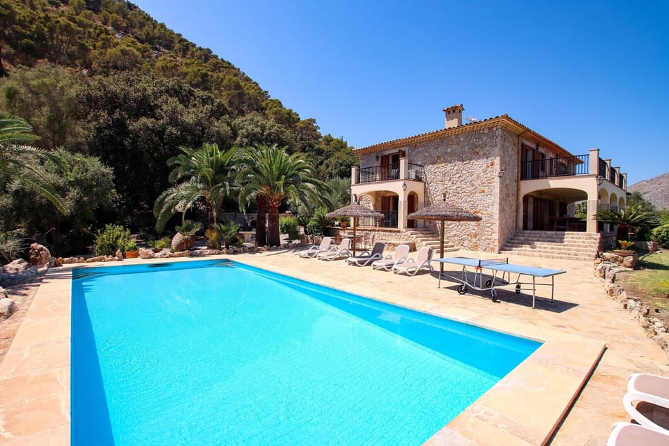 Beautiful villa with swimming pool
