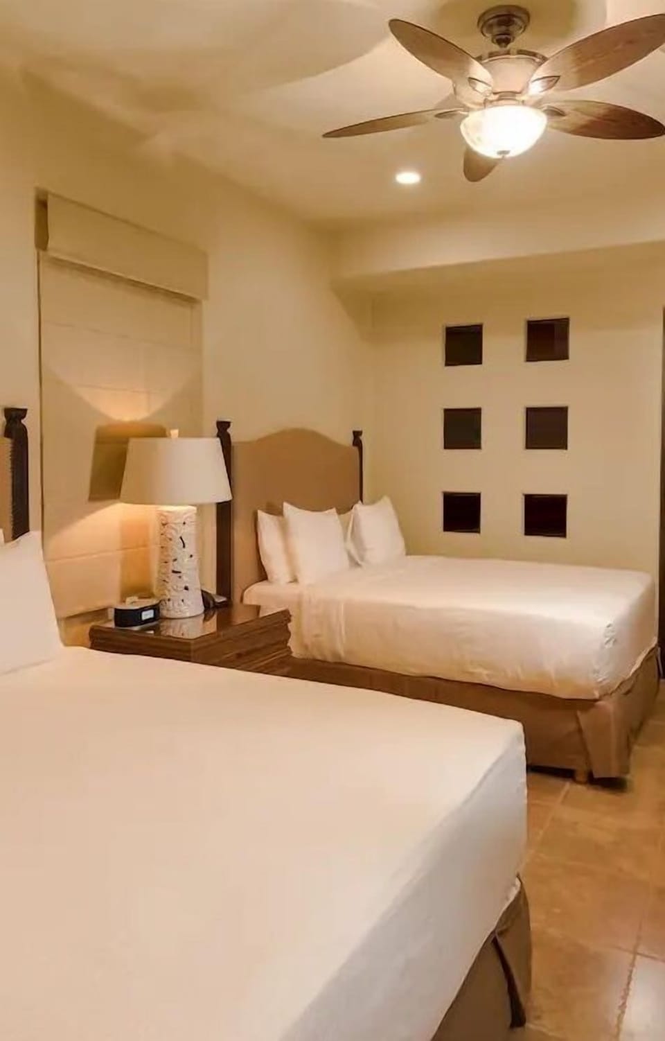 Deluxe Condo | Extra beds