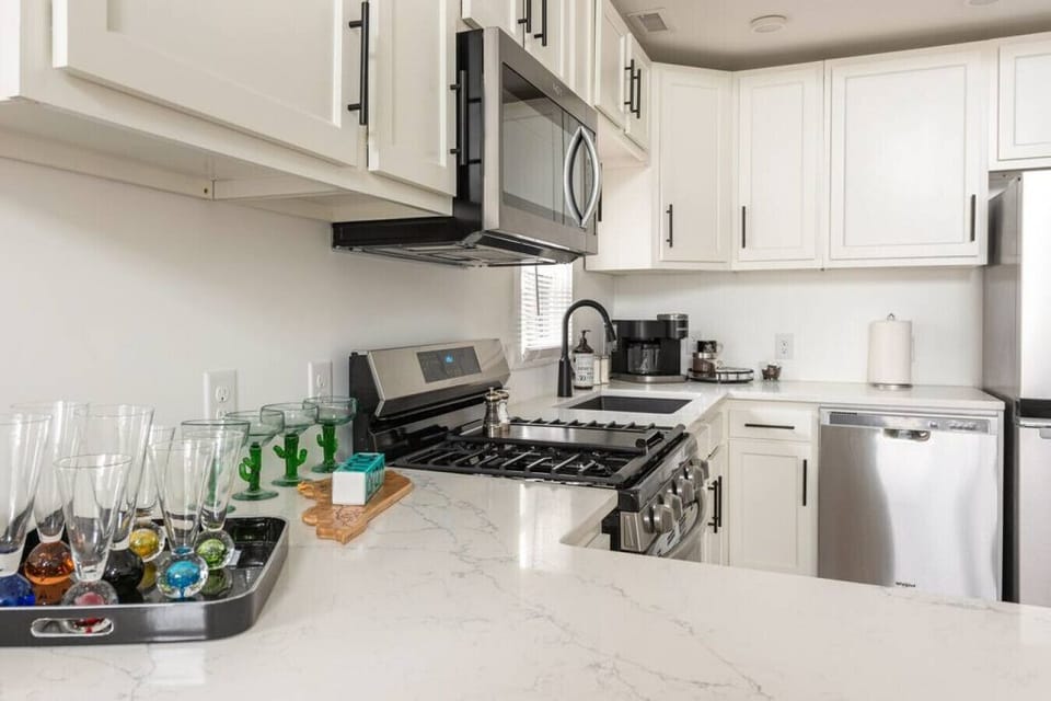 Kitchen amenities