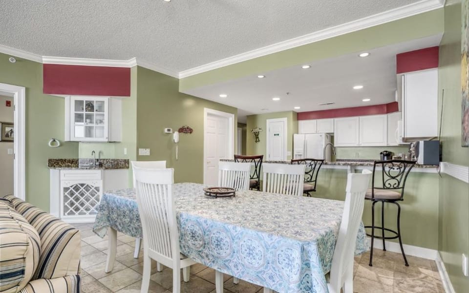Dining Area 2
