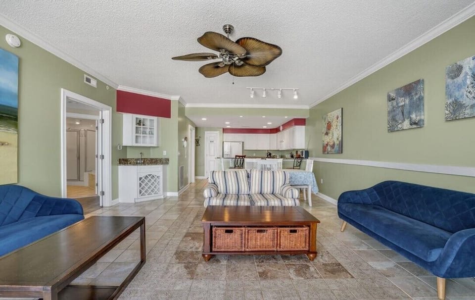 Living Room 3 (2)