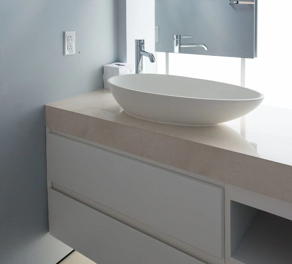 Comfort Condo | Bathroom | Shower, towels