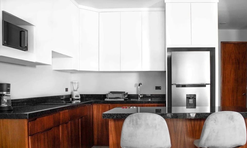 Family Condo | Private kitchen | Fridge, cookware/dishes/utensils