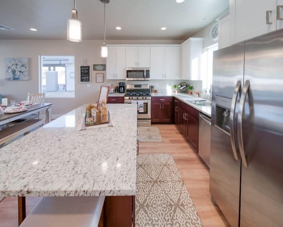 Kitchen-Granite Countertops