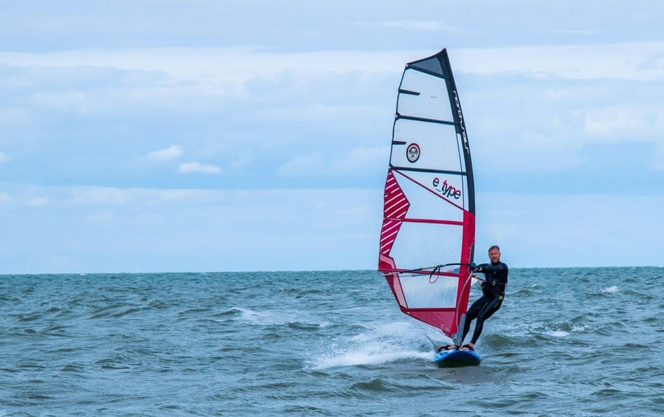 Stay close to the action with easy access to water sports like windsurfing, kayaking, and sailing, all while enjoying the comforts of a fully equipped rental near the city center!